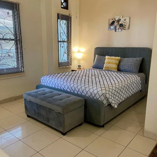 Ndalem Suryo Guesthouse，位于日惹的酒店