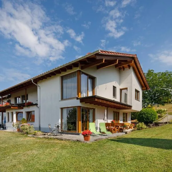 Ferienwohnung Kiesel，位于Krapfenreut的酒店