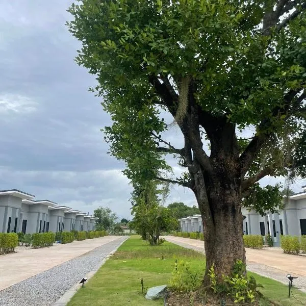 กลางนา รีสอร์ท，位于Klaeng的酒店