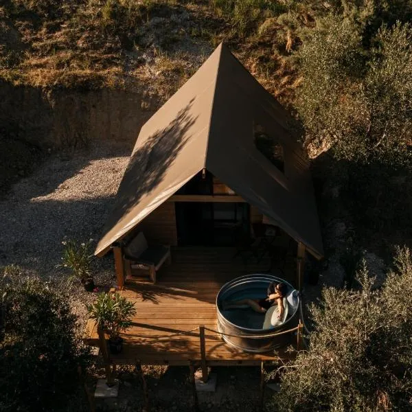 Glamping Uma Casanatura，位于Cellino Attanasio的酒店
