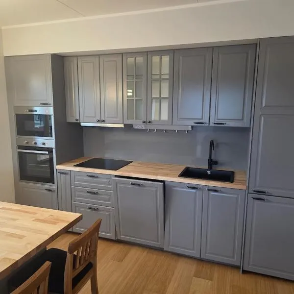 Spacious and cozy apartment in Tartu，位于塔尔图的酒店