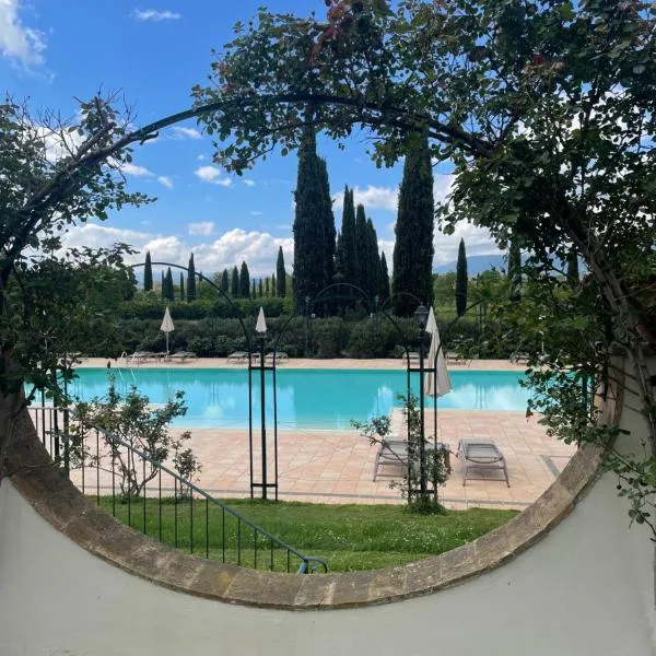 Villa Santa Barbara，位于蒙特法尔科的酒店