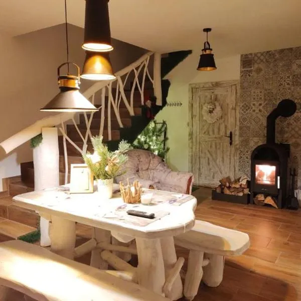 Chatka nad Sanem w Lesku 1，位于莱斯科的酒店