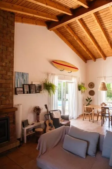 Endless Summer Surf House，位于阿尔热祖尔的酒店