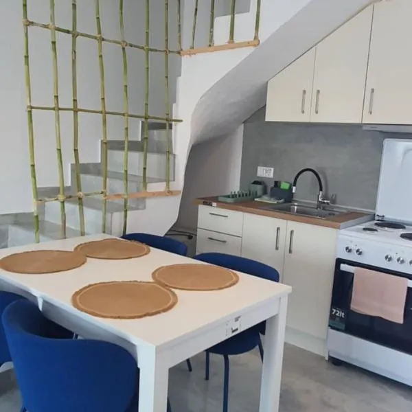 Heracles Guest house，位于尼亚普拉莫斯的酒店