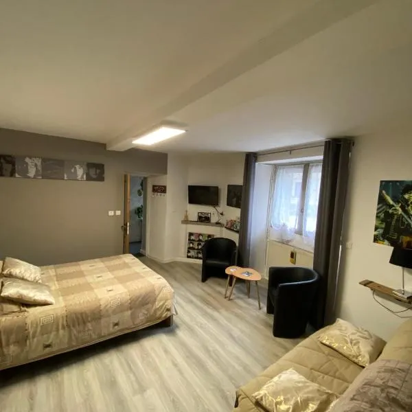 Logement entier rez-de-chaussée，位于Bompas的酒店