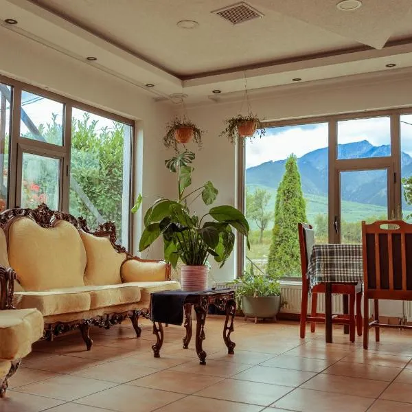 Bujtina Podguri Authentic Stay with Breakfast and Parking，位于佩奇的酒店