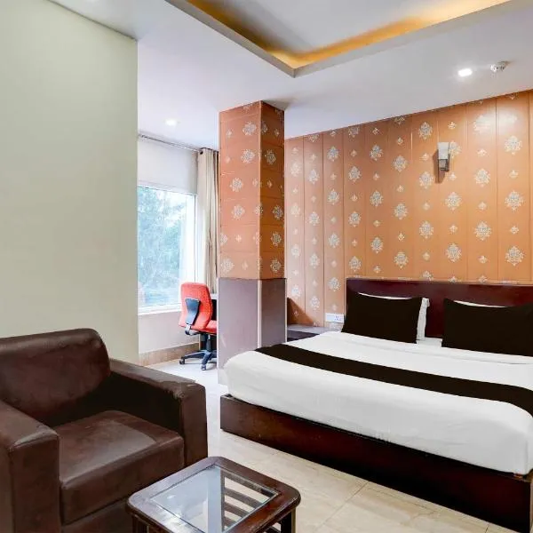 Collection O FRI Dehradun Formerly Hotel Gold Stone Comfort，位于德拉敦的酒店