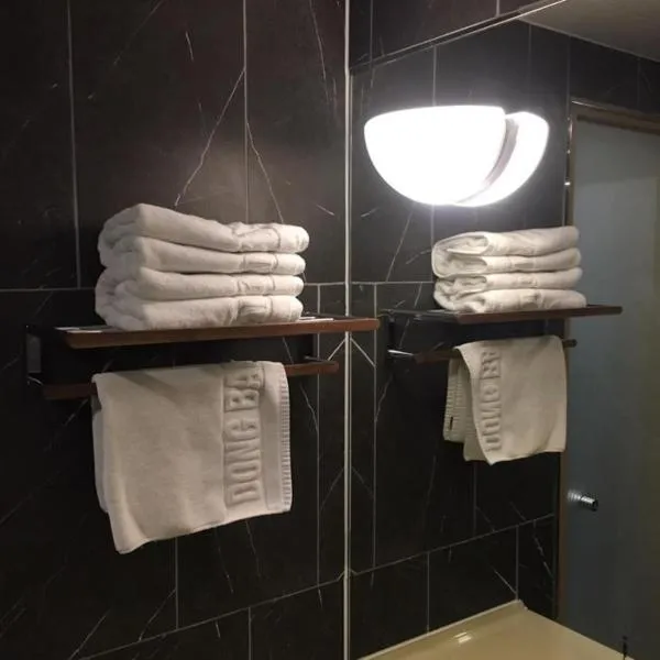 Hotel Dongbang，位于晋州市的酒店