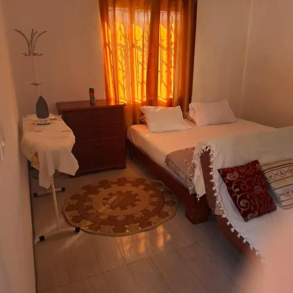 Cozy studio at beaubassin opposite intermart，位于Beau Bassin的酒店