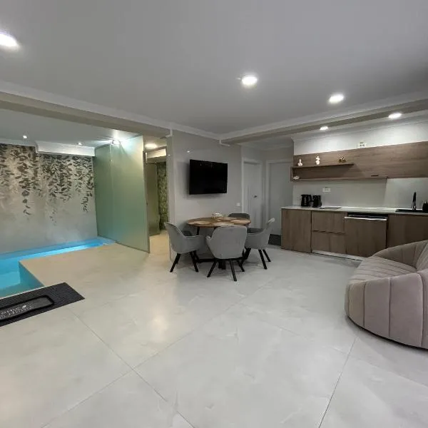 Risa Apartments，位于奥拉迪亚的酒店