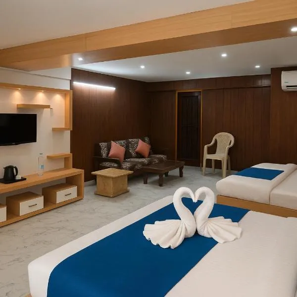 Hotel Rajnandani Palace by IQ Hotels - Steps from Ram Mandir, Ayodhya，位于Ayodhya的酒店