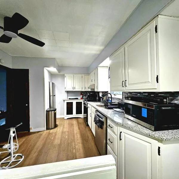 Super Comfy Entire Home，位于斯克兰顿的酒店