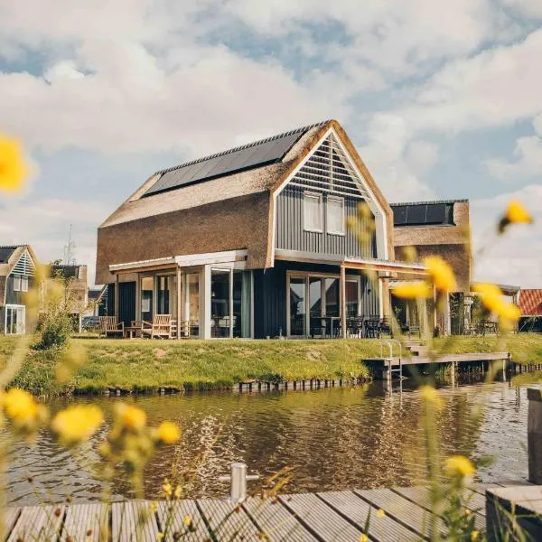Luxury Waterfront Villa in Heeg for 8 Guests with Sauna & Private Dock at the Inner Harbour，位于希格的酒店