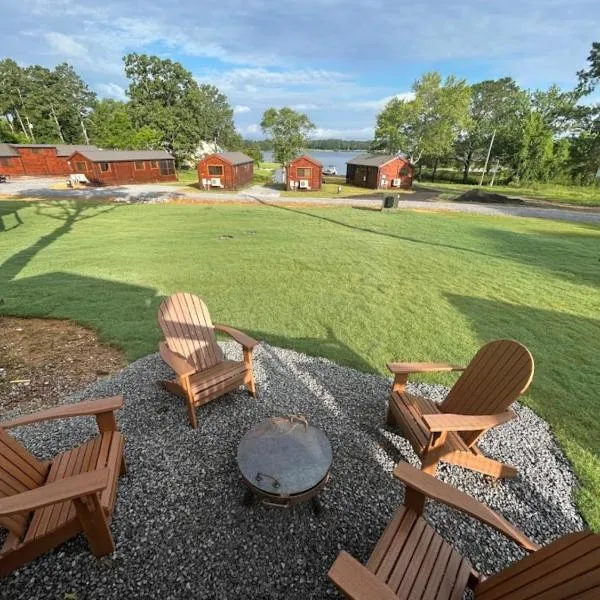 Cowan Creek Lodges，位于森特的酒店