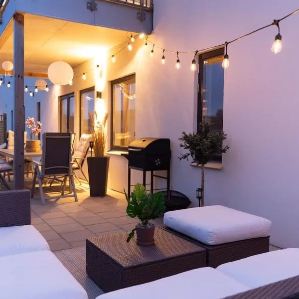 Fully Equipped Home in Båstad with Cozy Patio，位于巴斯塔德的酒店