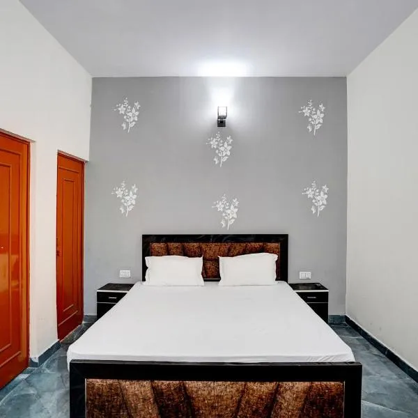 Hotel O Conifer INN，位于密拉特的酒店