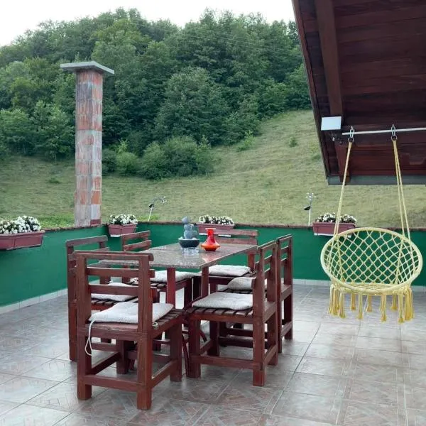 Apartman Denis Una，位于Lužine的酒店