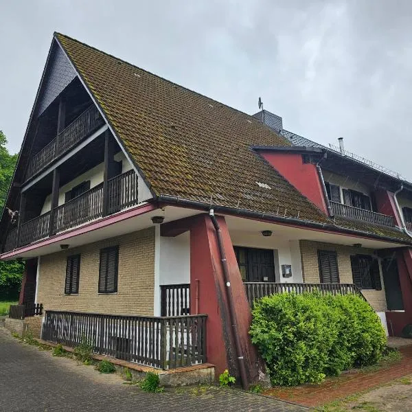 Monteuerunterkunft FineWood Pension，位于Groß Kummerfeld的酒店