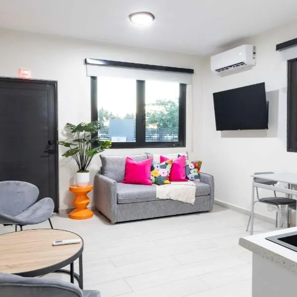 AQUA Villas Del Mar Apt 6 - 1 BR ADA-Accessible Beachfront Oasis，位于多拉多的酒店