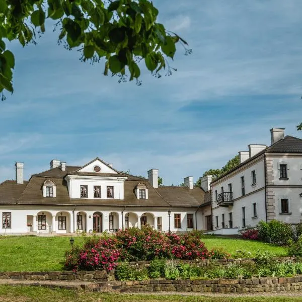 迪沃尔柯姆波尔尼亚SPA酒店，位于Kombornia的酒店