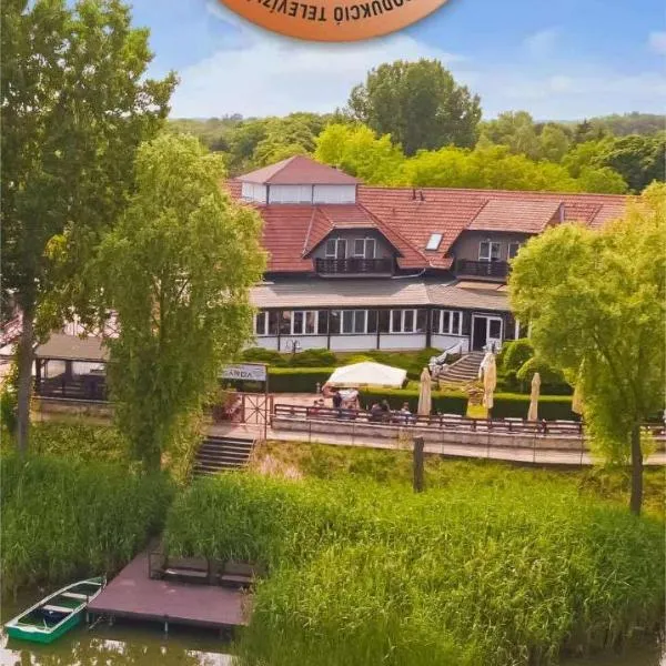 Mártoni Resort & Restaurant，位于Szigetszentmárton的酒店