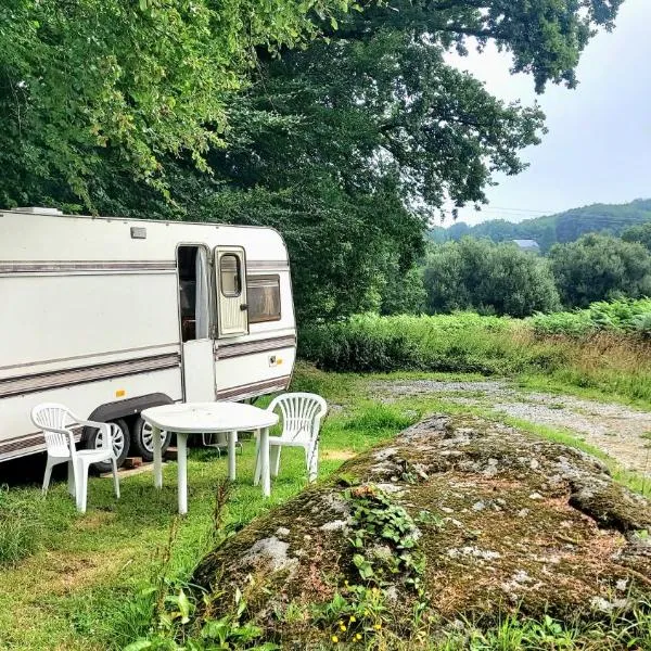 Countryside Caravan，位于Saint-Michel-de-Montjoie的酒店