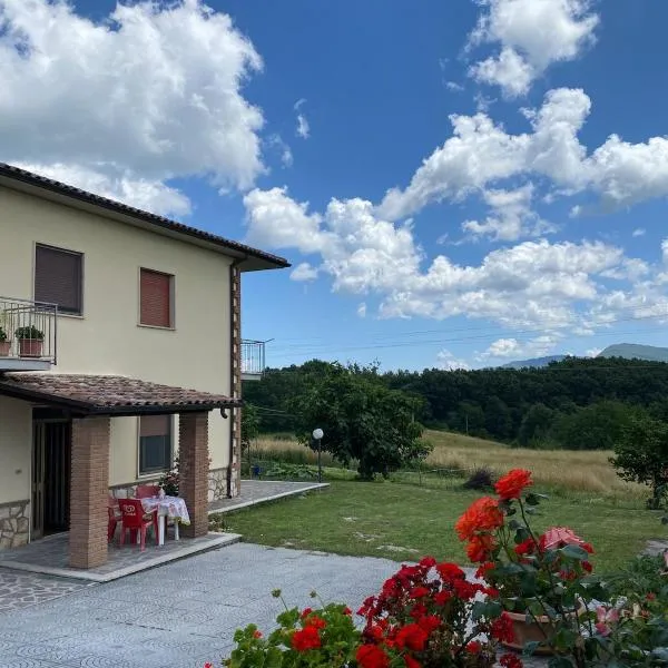 Casa in campagna - L'OSTERIA，位于Rocca Ranieri的酒店