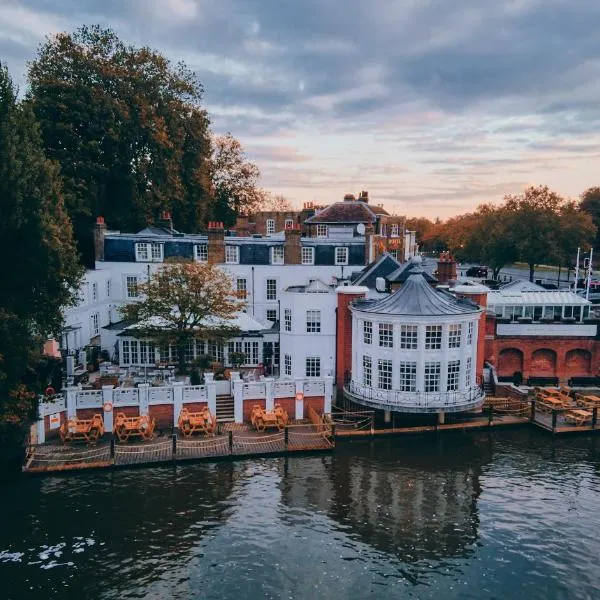 The Mitre, Hampton Court，位于泰晤士河畔金斯顿的酒店