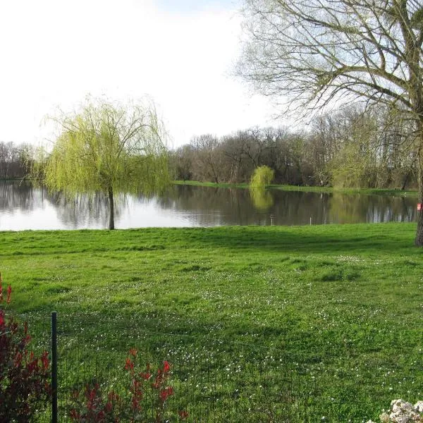 Camping du Mouchet，位于La Chapelle-Viviers的酒店