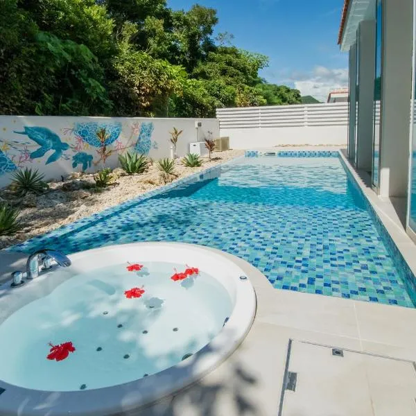 pool villa Sanrriott Okinawa Motobu，位于本部的酒店