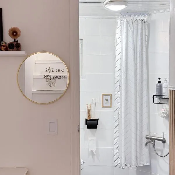 binna stay-Itaewon Private House with Rooftop, 7 min from Station，位于首尔的酒店
