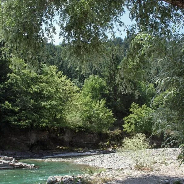 Outsidersi Campsite，位于Savina的酒店