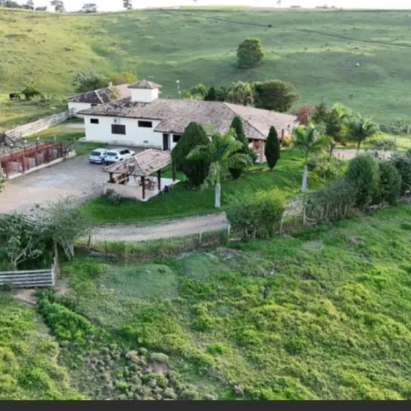 Pousada Dom Divino，位于卡舒埃拉保利斯塔的酒店