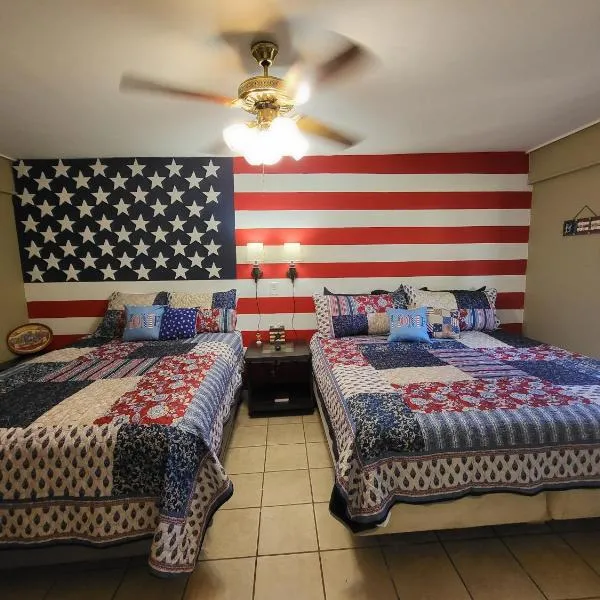 Hill Country Lodge and Mini Storages，位于Buchanan Dam的酒店