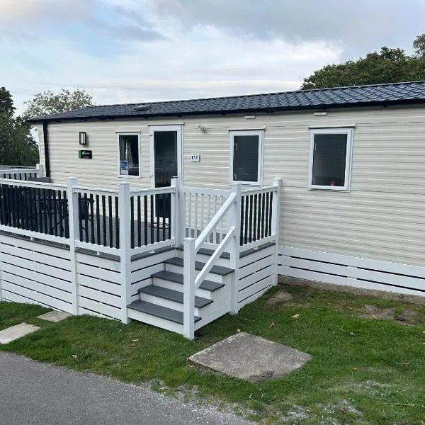 HoneyBees At Glade 17，位于Bucks Mills的酒店