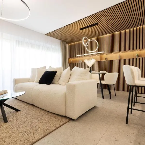 Royalton Suites，位于克卢日-纳波卡的酒店