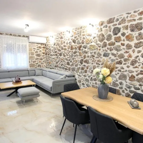 Elysian Stone Apartment II，位于里托楚伦的酒店