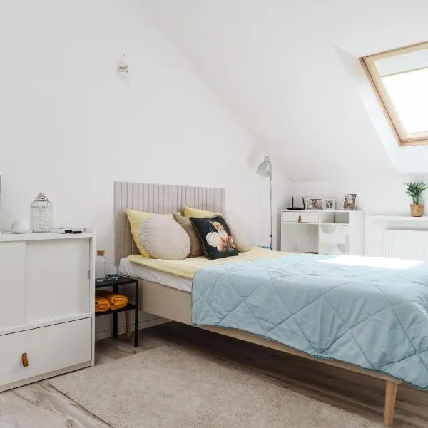 Cozy Attic，位于马尔基的酒店