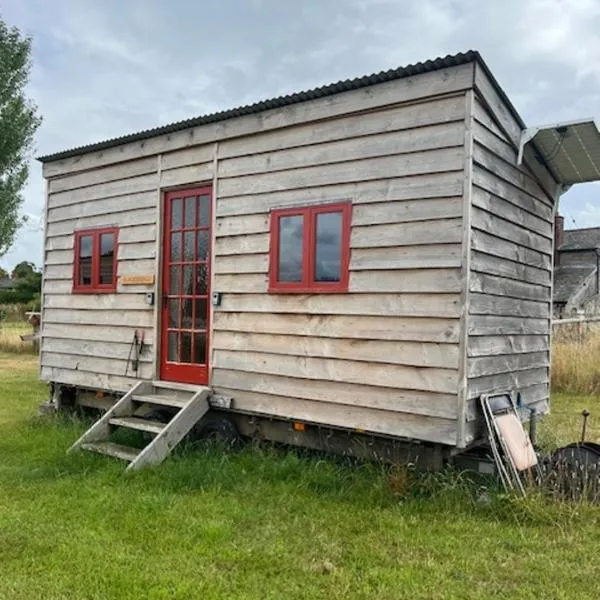 Black Bridge Cabin，位于Lyonshall的酒店