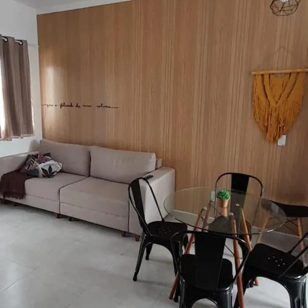 casa ipê sobrado Pindamonhangaba, Moreira César，位于平达莫尼扬加巴的酒店