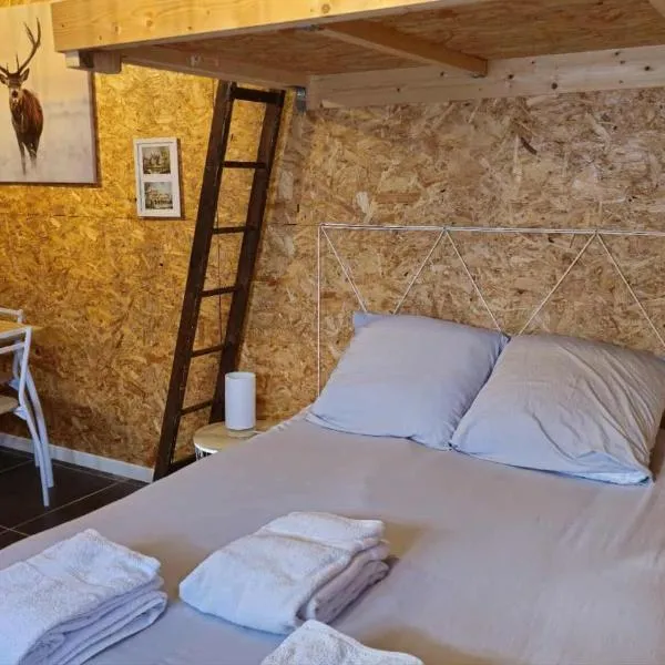 Studio en centre ville climatisé，位于拉莫特－伯夫龙的酒店