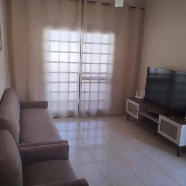 Casa inteira localizada em Itanhandu，位于伊塔年杜的酒店