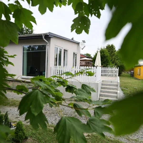 Modernes Ferienhäuschen am Zeulenrodaer Meer - Terrasse, Klimaanlage & Fußbodenheizung，位于措伊伦罗达的酒店
