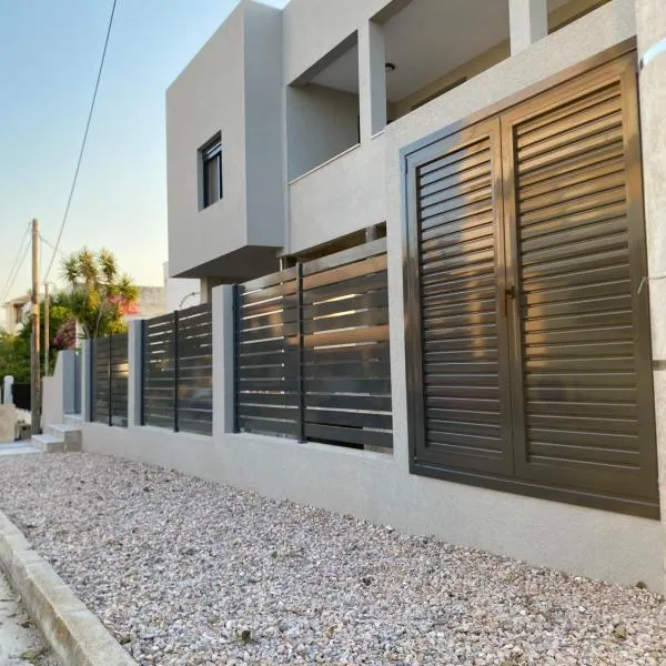 Meintis Apartments Rafina，位于拉斐那的酒店