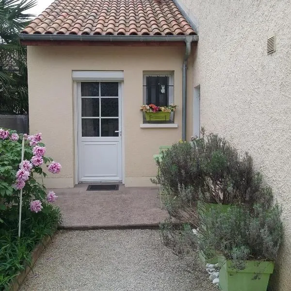 gîte La Valentina, climatisé，位于Cubjac-Auvézère-Val d'Ans的酒店