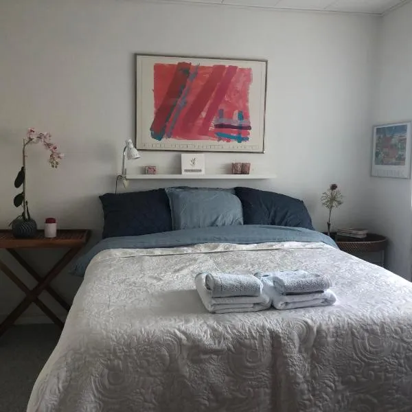 Suite med egen indgang og bad，位于瑟比的酒店