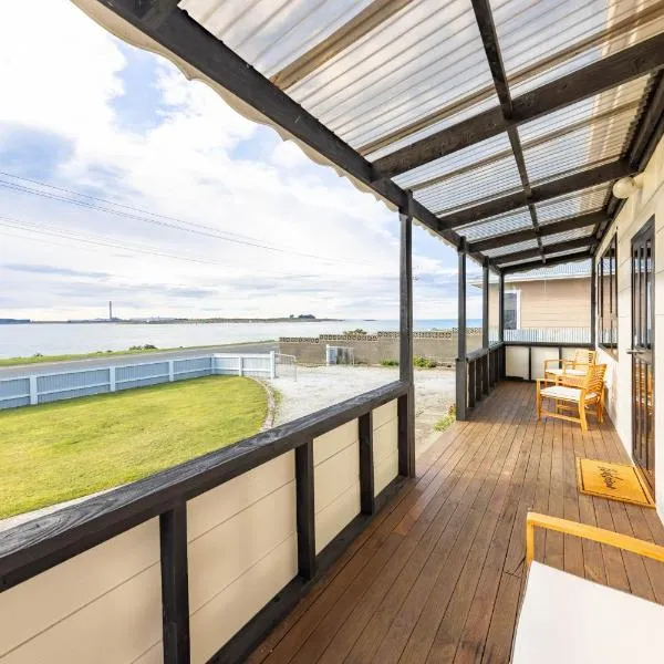 Waterfront Cottage Bluff，位于布拉夫的酒店