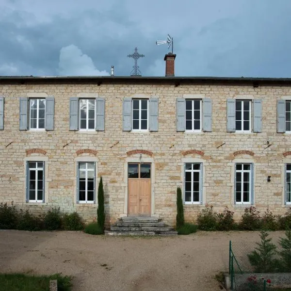 Le Cercle Chambres climatisées，位于Montagna-le-Templier的酒店