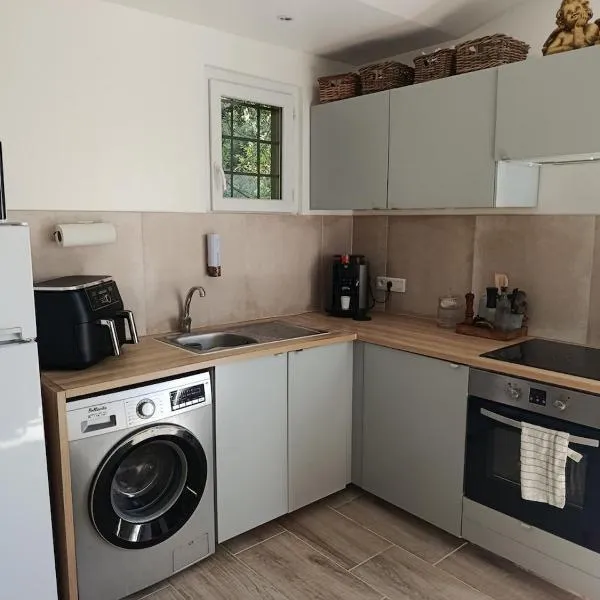 appartement avec jardin，位于洛里的酒店